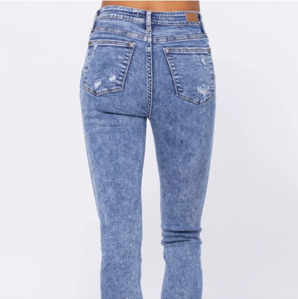 Judy Blue Acid Wash Skinny 22w